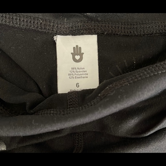 Spiritual Gangster Girls Heart Leggings 🖤 - Picture 2 of 2